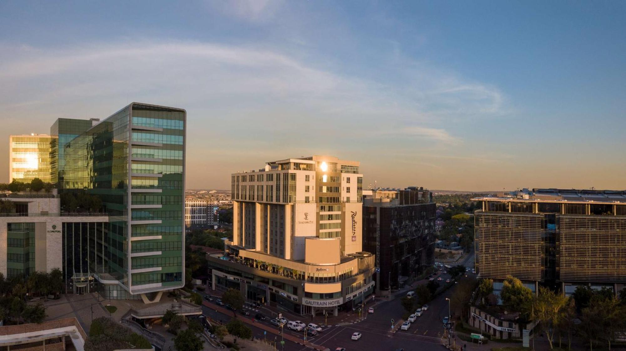 Radisson Blu Gautrain Hotel, Sandton Johannesburg Exterior photo